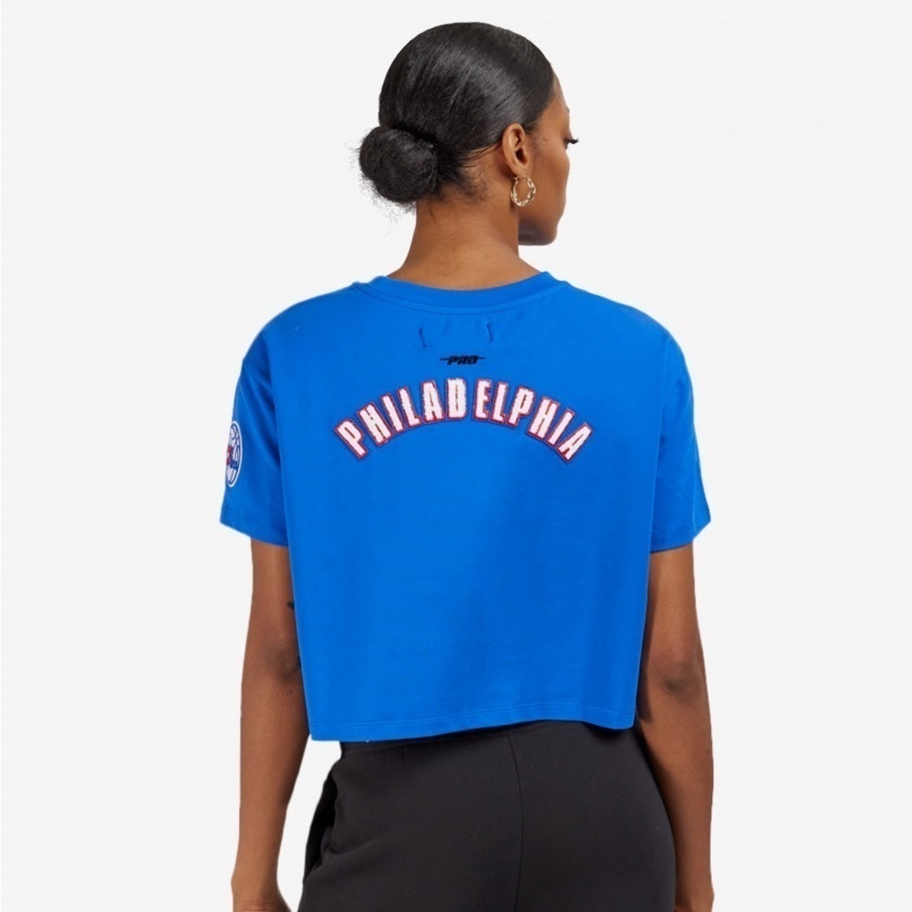 Pro Standard NBA Philadelphia 76ERS Classic Boxy Crop Tee Size Medium NWT - Picture 2 of 16